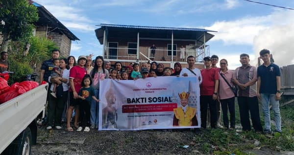 Umat Buddha Ternate Laksanakan Bakti Sosial Bagikan 85 Paket Sembako