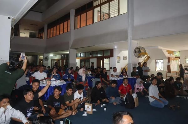Sorak dan Kebersamaan Disabilitas Warnai Nobar Piala Dunia di RRI Palangka Raya