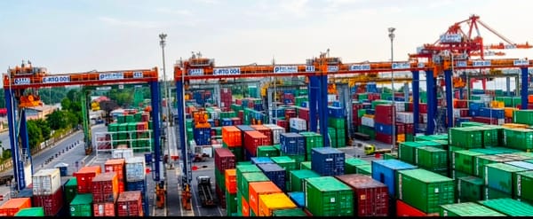 Pelindo Tambah Empat Crane Listrik, Terminal Petikemas Banjarmasin Perkuat Kapasitas Bongkar Muat