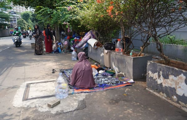 Pemkot Jaksel Tertibkan Pengungsi WNA di Sekitar Kantor UNHCR