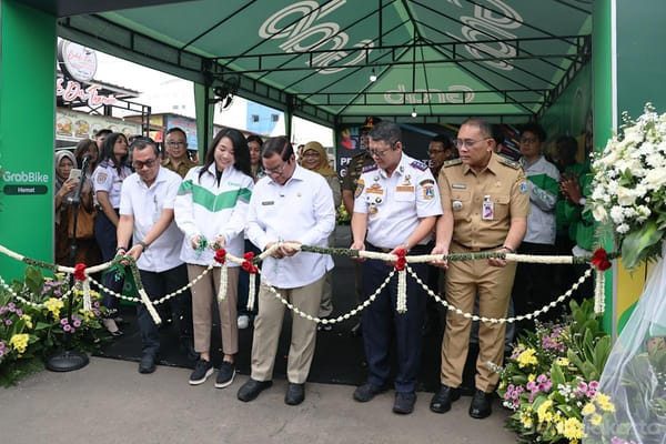Pramono Anung Resmikan Shelter Grab Bundaran HI, Pemprov DKI Siapkan Penambahan di Titik Strategis