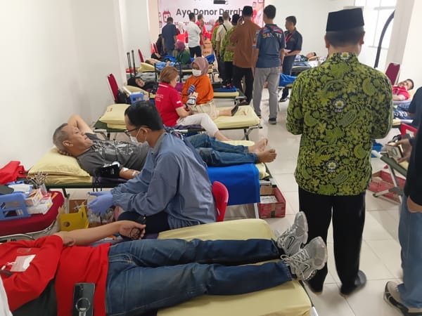 Warga Kalibata City Gelar Donor Darah, Khitanan Massal & Pemeriksaan Kesehatan Gratis