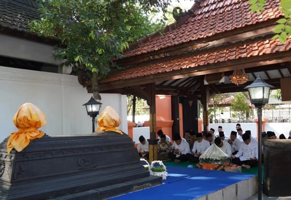 Jajaran Pemkab Madiun Ziarah ke Makam Bupati Terdahulu