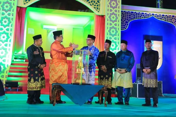 Sekdaprov Riau Tutup Secara Resmi MTQ Riau ke-44 di Kabupaten Kuansing