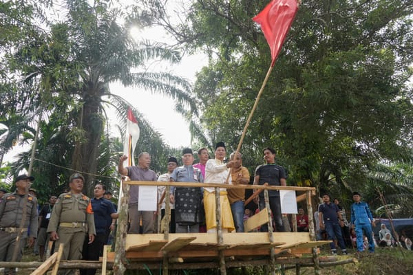 Plt Bupati Kuantan Singingi Lepas Hilir Pertama Pacu Jalur Rayon III.