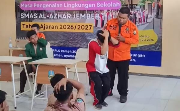 Sejumlah 185 Siswa SMAS Al Azhar Jember Diajari Cara "Bersahabat" dengan Gempa Bumi