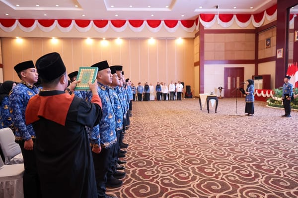 Sekda Kepri Misni Melantik 79 CPNS dan 77 Pejabat Fungsional