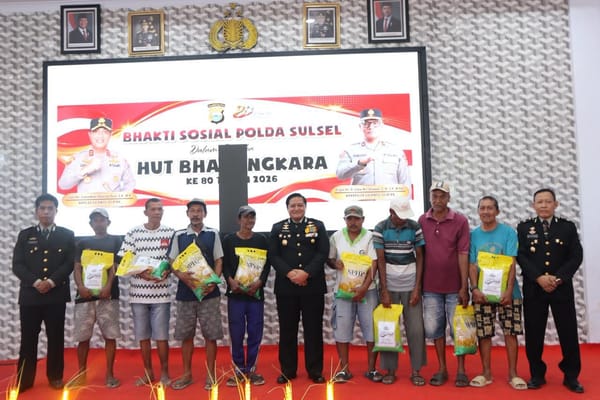 Hari Bhayangkara ke-80, Kapolres Bagikan Beras SPHP Gratis untuk Warga Kurang Mampu