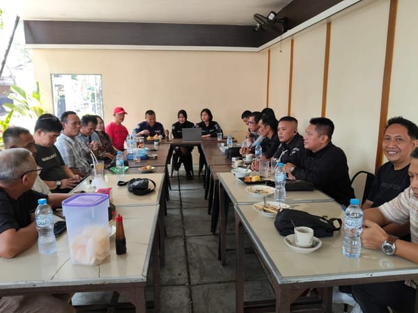 Merawat Kepercayaan Publik dari Meja Kopi di Pontianak