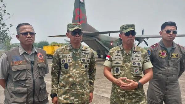 OMC Disiapkan, TNI-BNPB Kejar Hujan untuk Padamkan Karhutla Kalbar