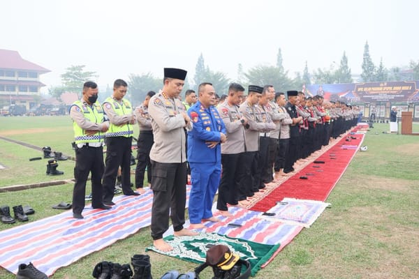 Panjatkan Do'a ke Langit, Menanti Hujan untuk Tanah yang Mengering