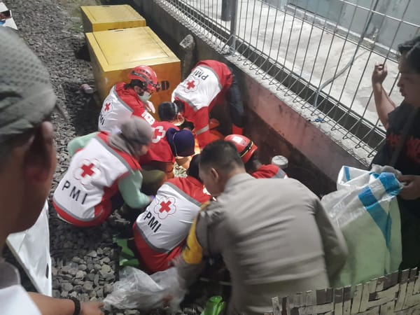 KAI Daop 6 Yogyakarta Imbau Masyarakat Gunakan Perlintasan Resmi dan Jauhi Jalur Kereta Api