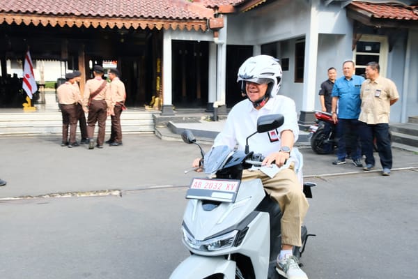 Alihkan Anggaran Mobil Dinas, Banyumas Siapkan 90 Motor Listrik untuk Kades dan Penilik Sekolah