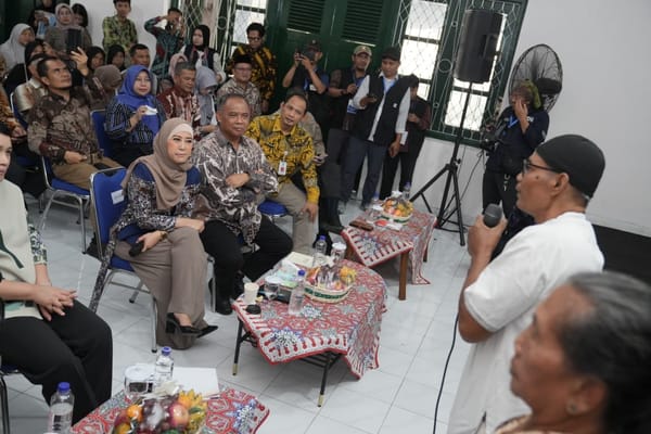 Menkomdigi Tinjau Uji Coba Perlinsos Digital di Sleman, Pastikan Bansos Tepat Sasaran