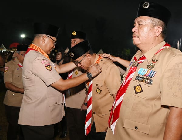 Bupati Banyumas Sadewo Terima Lencana Melati di Hari Pramuka ke-65