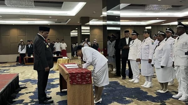 Bupati Manokwari: Jabatan Kepala Kampung Adalah Amanah Bukan Kesempatan Menikmati Kekuasaan