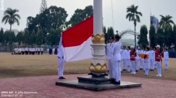 M. Faizullah Annur Siswa SMKN 3 Kotabumi, Lampung Utara Bertugas Sebagai Pengerek Bendera Upacara HUT Ke 81 RI