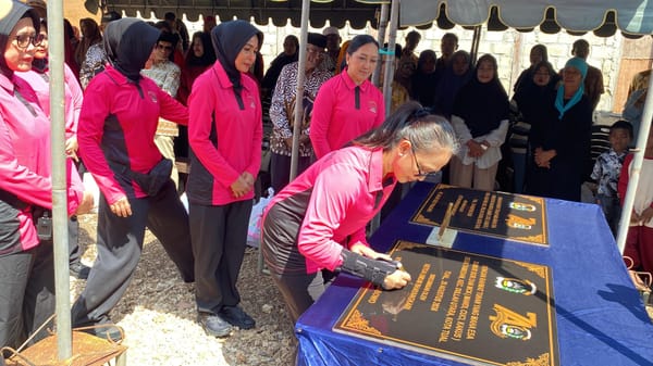 Bhayangkari Bangun Sumur Bor dan MCK di Maluku Tenggara, Ratusan Warga Rasakan Manfaatnya