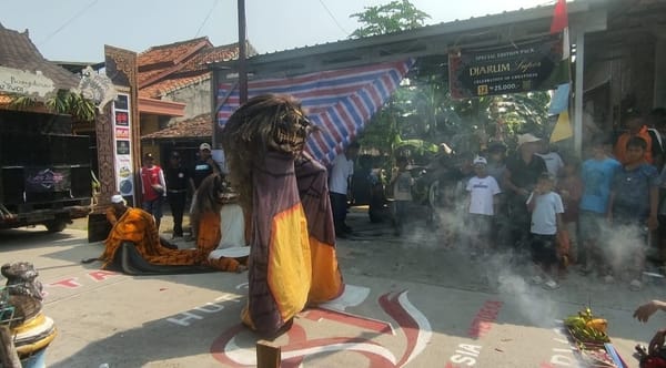 Momen Kemerdekaan Grup Kesenian Tradisonal Panen