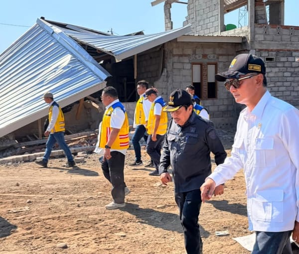 Menteri Dody Langsung Bertolak ke Nagekeo Meninjau dan Percepat Dampak Gempa Bumi