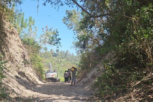 Semua Akses Jalan Longsor di Pulau Palue Dipastikan  Telah Fungsional