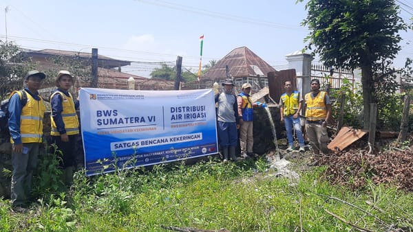Persawahan di Kota Sungai Penuh Dialirkan Air Irigasi Akibat Kekeringan