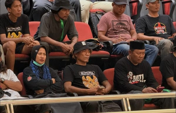 Massa Aksi Demo Kecewa  Demo Berakhir Setelah Ketua Aksi Diterima Wakil Ketua DPR RI