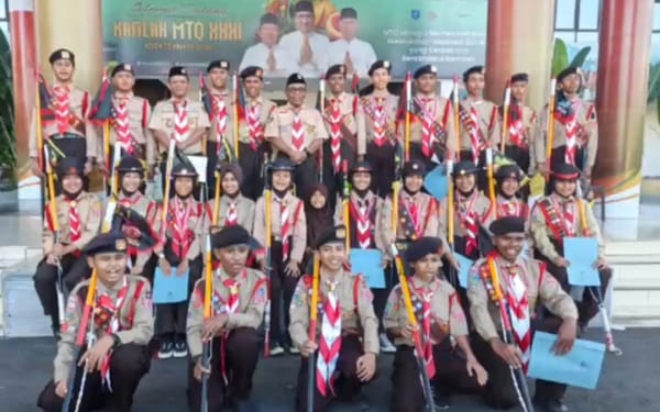 Kwarcab Pramuka Kota Ternate Kukuhkan  Pramuka Garuda