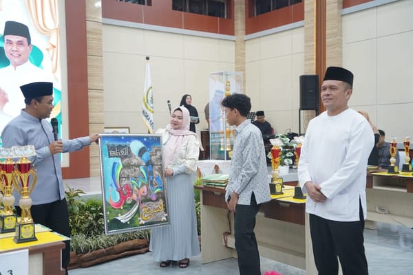 Tak Hanya Juara, Kaligrafer MTQH XLV Palangka Raya Juga Bawa Pulang Apresiasi Finansial