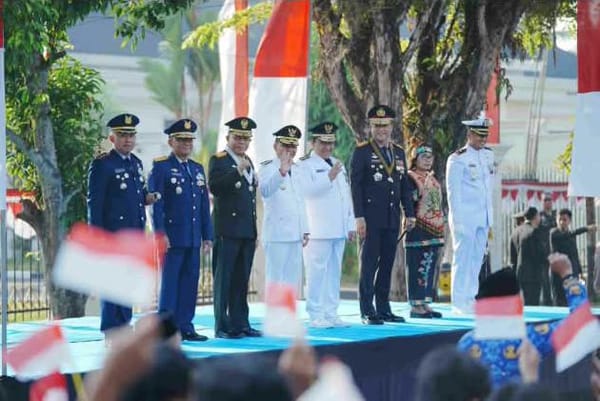 Kirab Budaya Isen Mulang Tampilkan Semangat Kebersamaan di HUT ke-81 RI