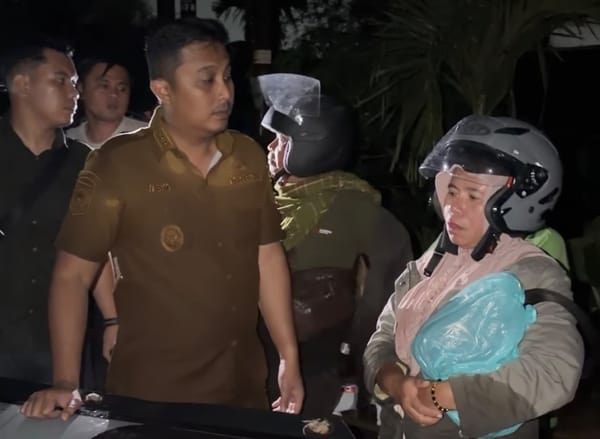 Wagub Vasko Pimpin Evakuasi Korban Banjir di Padang, Kelompok Rentan Diprioritaskan