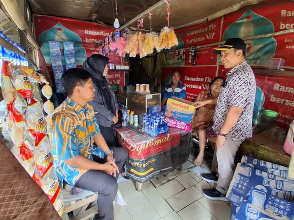 Bupati Jember Kembali Salurkan Bantuan Sosial kepada Lansia Rentan