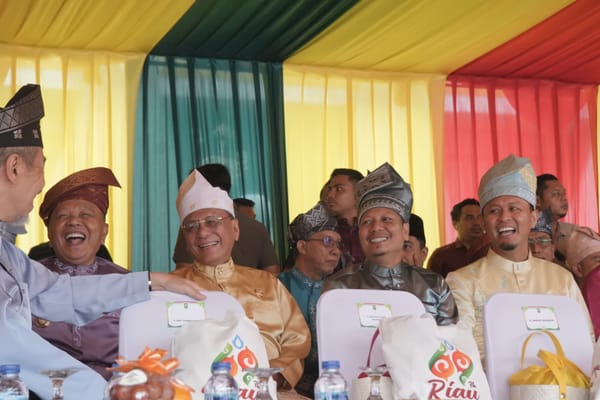HUT Riau ke-69 Jadi Momentum Perkuat Kebersamaan, Plt Bupati Kuansing Hadiri Upacara dan Paripurna Istimewa di Pekanbaru