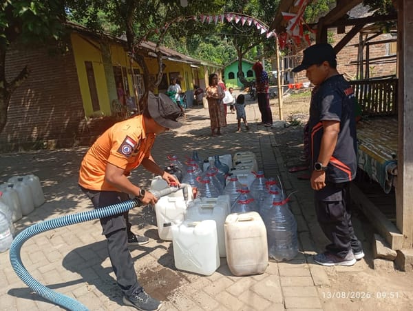 BPBD Jember Salurkan 5.000 Liter Air Bersih