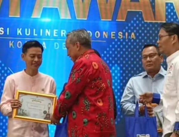 Dapat Penghargaan Tokoh Peduli UMKM, Deny Kartika: Saya Malu Belum Beri yang Terbaik