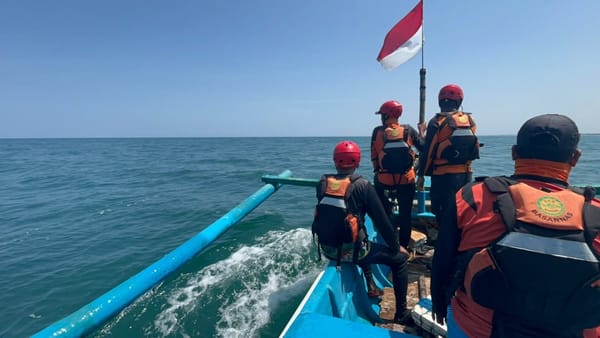 Hari Keenam Operasi SAR, Fokus Pencarian Dua Nelayan Belum Ditemukan  di Pantai Paseban