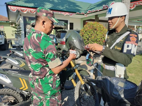 Kodim 1425/Jeneponto dan Subdenpom X1V/1-2 Bantaeng Cek Administtasi Kendaraan