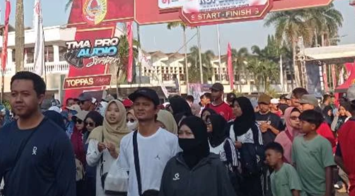 Ribuan Warga Jember Meriahkan Jalan Sehat Harkopnas Ke-79