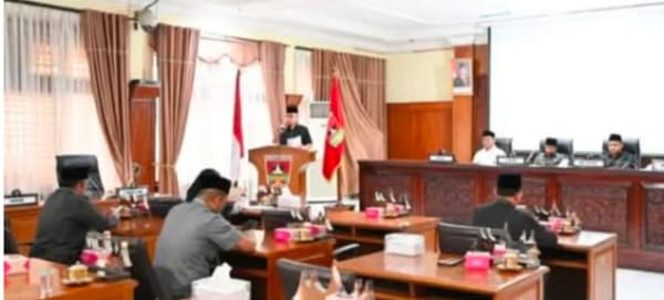 Fraksi di DPRD Bukittinggi Sampaikan Pandangan Umum Raperda Perubahan APBD 2026