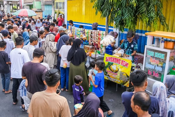 Omzet Pedagang Minuman Tembus Rp2 Juta Berkat Lumajang Carnival