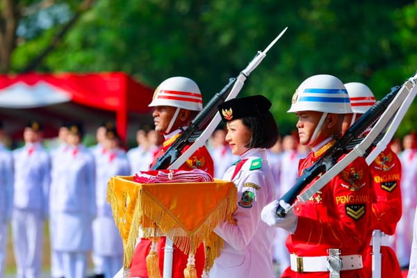 Warga Banyuwangi Antusias Saksikan Upacara HUT RI di Taman Blambangan