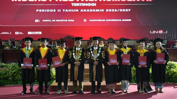 800 Lulusan Ikuti Wisuda, Rektor UNEJ: Jaga Integritas Hadapi Tantangan AI dan Lanskap Kerja