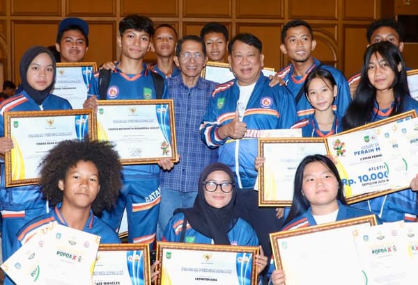 Pemko Batam Berikan  Bonus Kepada Atlet, Pelatih dan Manajer Cabang Olahraga Berprestasi