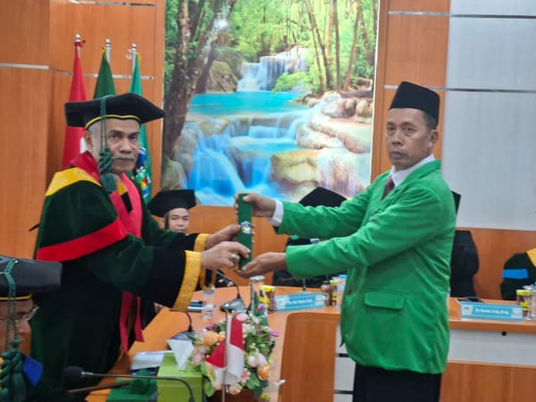 Ambo Tuwo Raih Doktor, Tawarkan Model Pembelajaran Holistik untuk Tingkatkan Prestasi Siswa