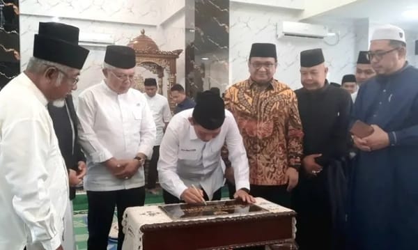 Gubernur Ansar Resmikan Masjid Ar-Rahim Teluk Keriting, Dorong Masjid Jadi Pusat Pembinaan Umat