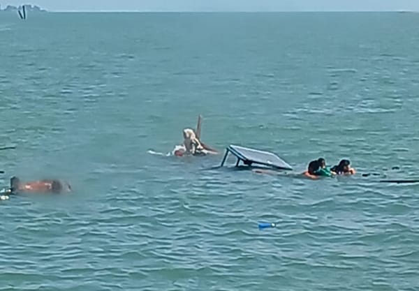 Kapal Pompong Terbalik 20 Meter dari Pelabuhan SBP Tanjungpinang, Tujuh Penumpang Termasuk Dua Balita Selamat