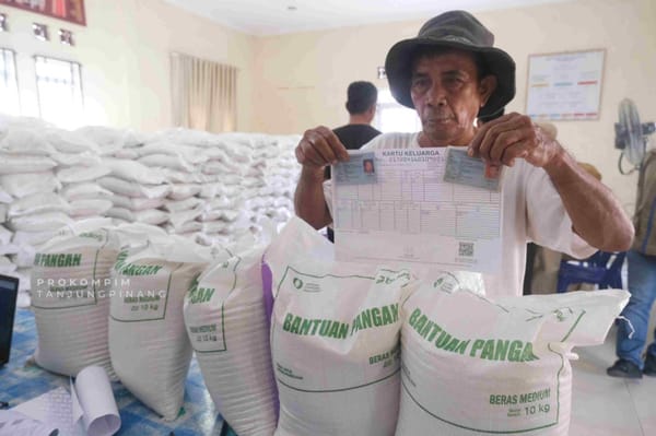 22.174 Warga Tanjungpinang Terima Bantuan Pangan berupa Beras dari Pemerintah