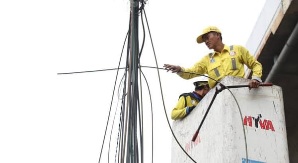 Dinas Bina Marga Jakarta Timur Terus Melakukan Penertiban Kabel Udara