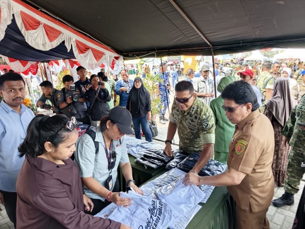 Sekda Maluku Wakili Gubernur Apresiasi Bazar Murah HUT ke-81 TNI