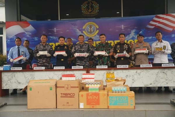 TNI Gagalkan Peredaran 23,6 Juta Batang Rokok Ilegal di Pontianak